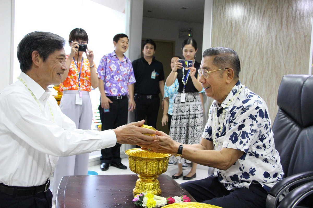 บริษัท ไทยเซ็นทรัลเคมี จำกัด (มหาชน) จัดกิจกรรมเทศกาลวันสงกรานต์ ประจำปี 2560